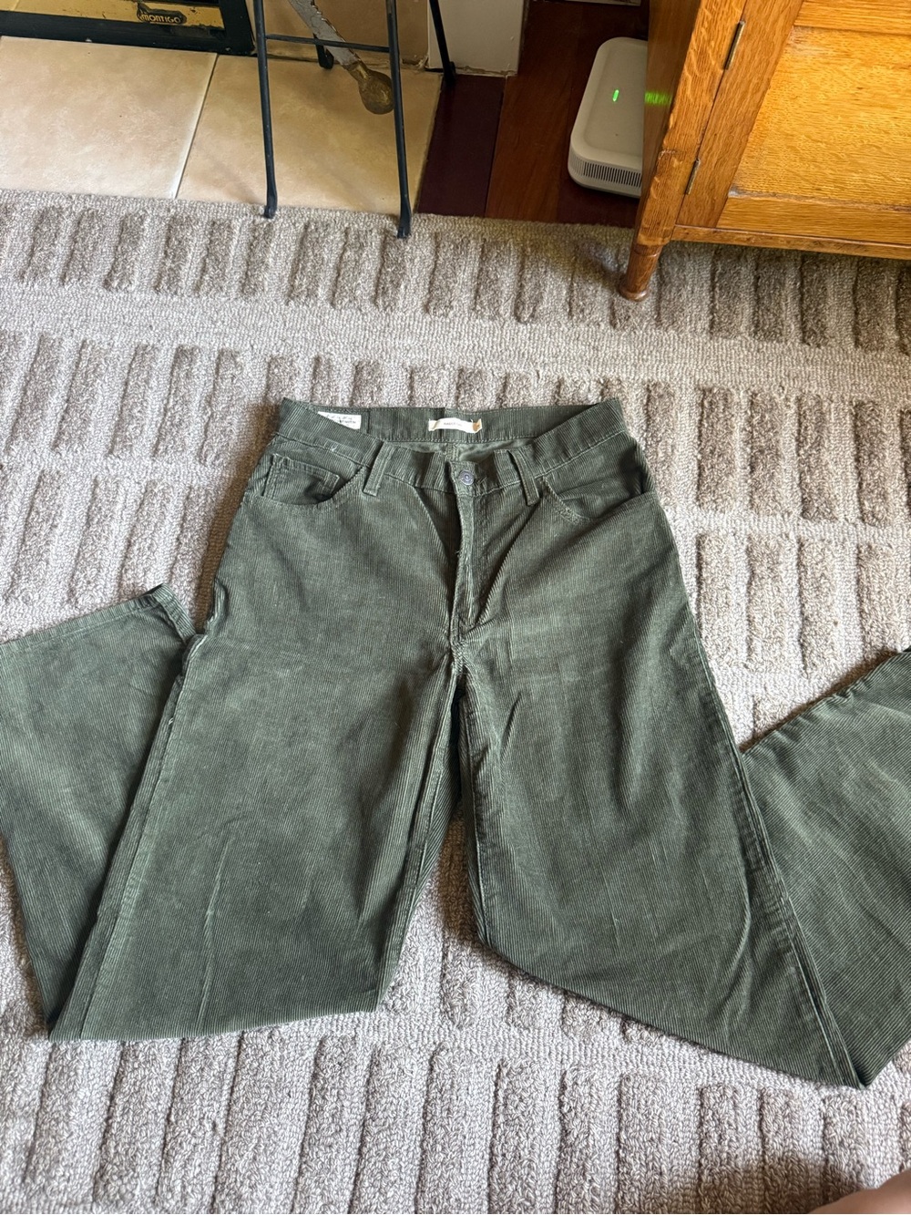 Corduroy Baggy Dad Levi’s in Olive Green